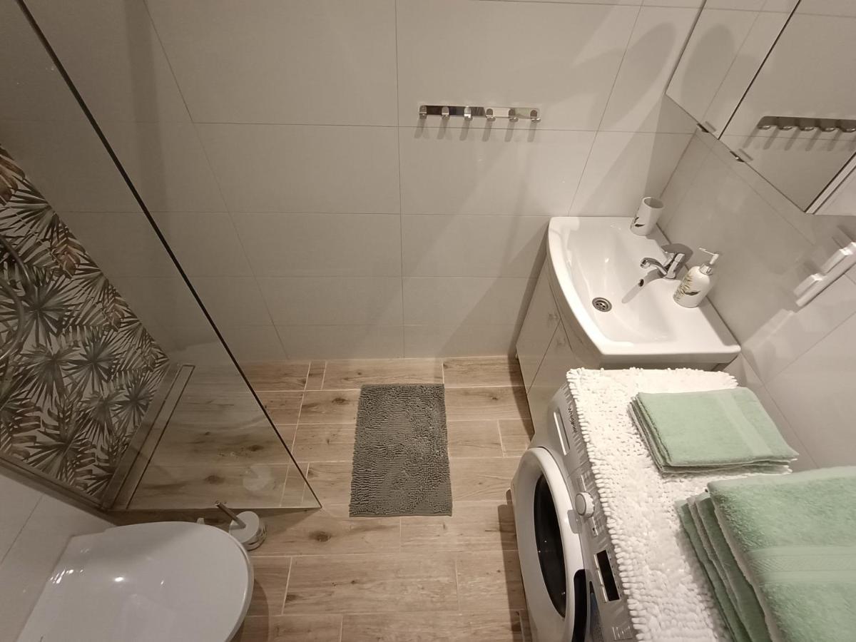 Szmaragdowy Apartament Przy Ulicy Opolskiej Tarnowskie Góry Exteriör bild