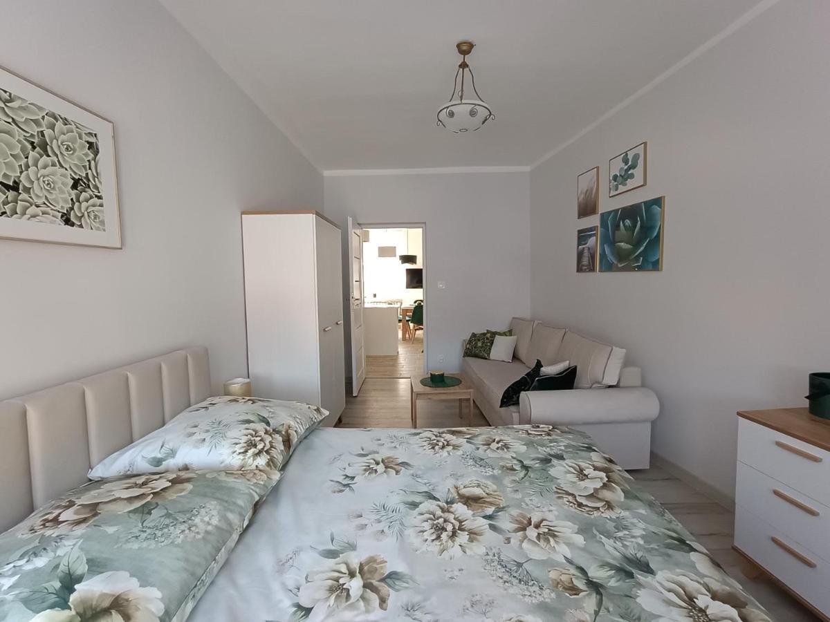 Szmaragdowy Apartament Przy Ulicy Opolskiej Tarnowskie Góry Exteriör bild