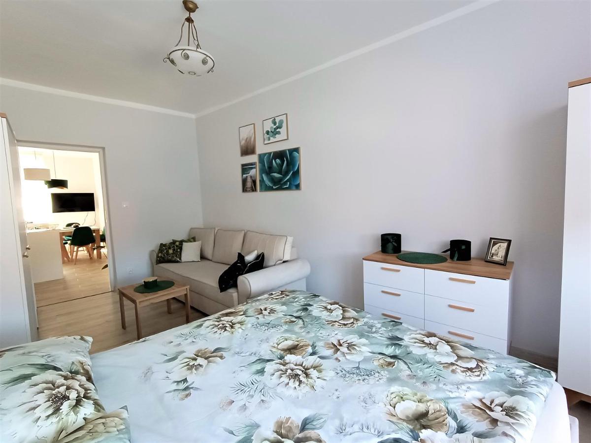 Szmaragdowy Apartament Przy Ulicy Opolskiej Tarnowskie Góry Exteriör bild