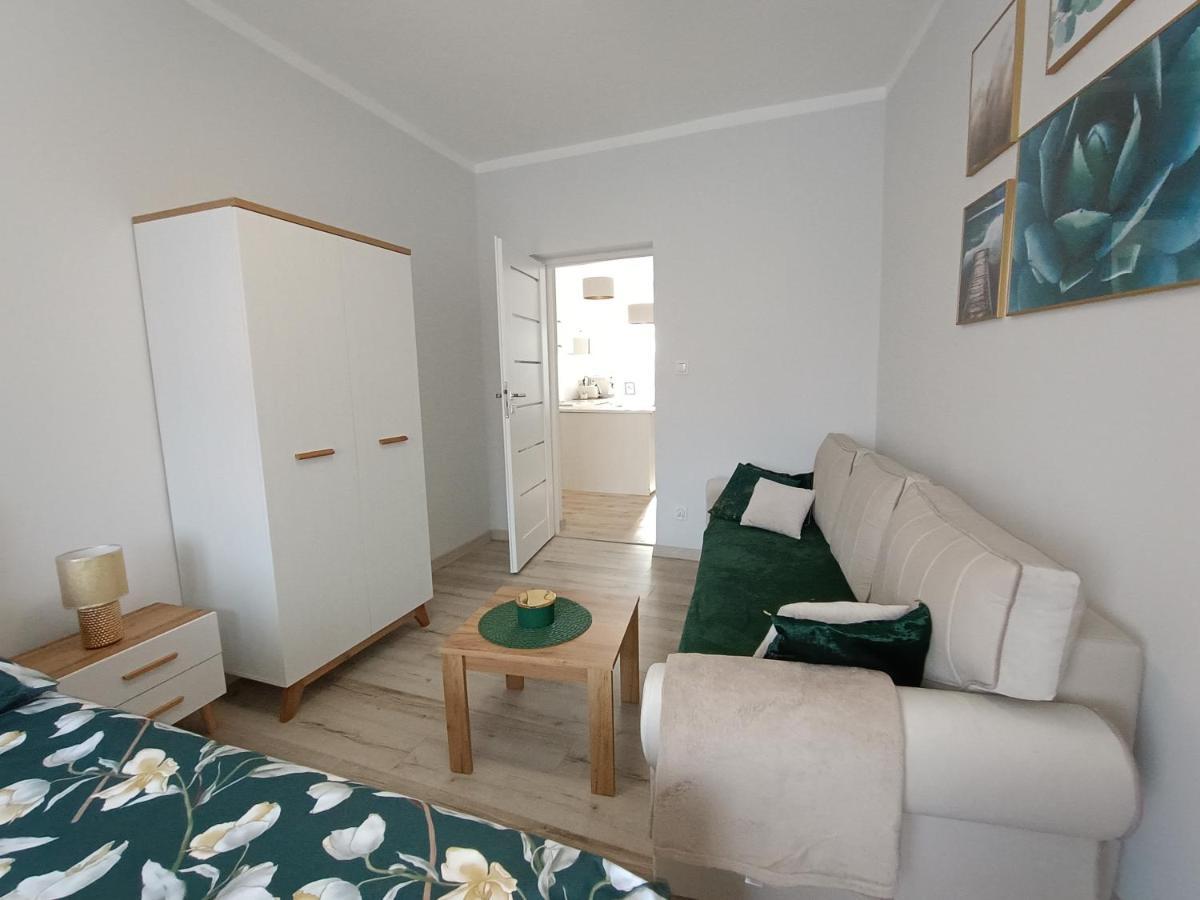 Szmaragdowy Apartament Przy Ulicy Opolskiej Tarnowskie Góry Exteriör bild