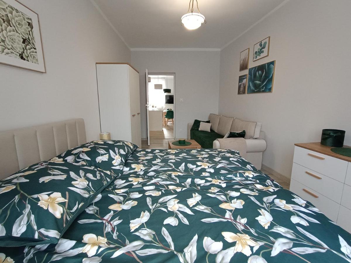 Szmaragdowy Apartament Przy Ulicy Opolskiej Tarnowskie Góry Exteriör bild